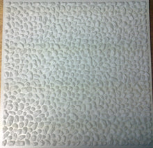Load image into Gallery viewer, Random Stone 1" Scale