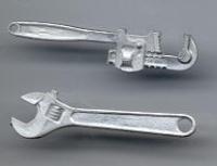 Pipe/adjustable wrenches (2ea)